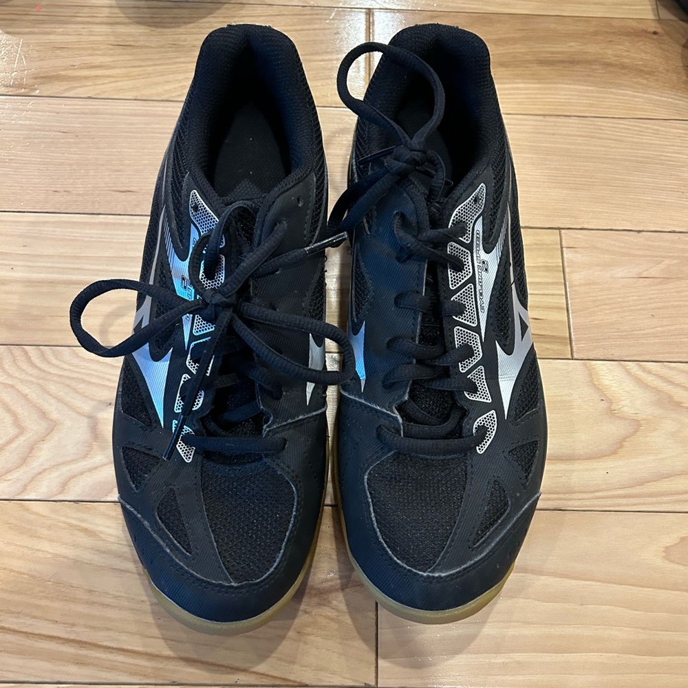 Mizuno volleyball shoes